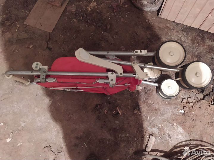 Прогулочная складная коляска