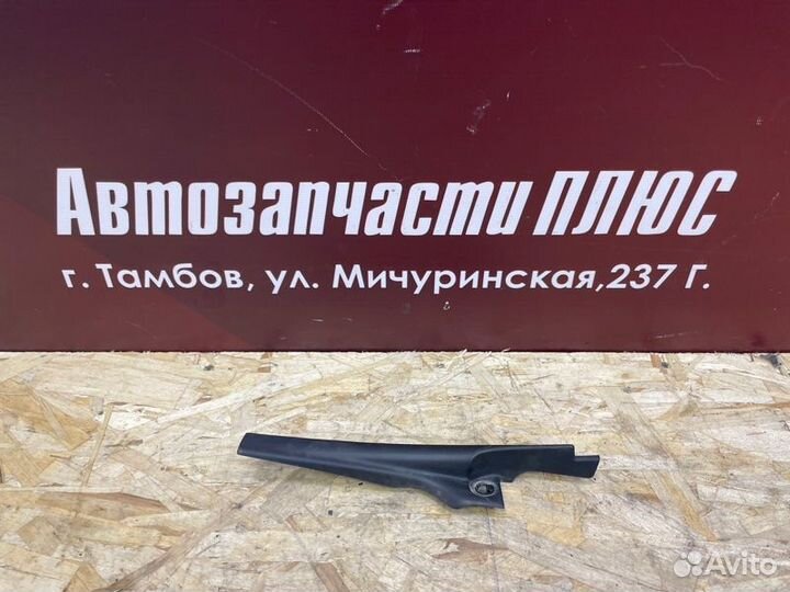 Накладка петли капота левая Renault Logan