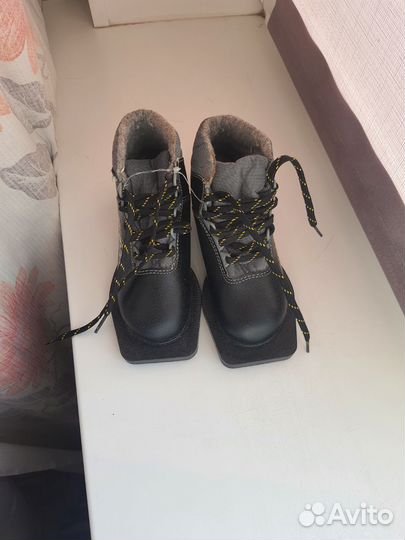 Лыжные ботинки размер 30