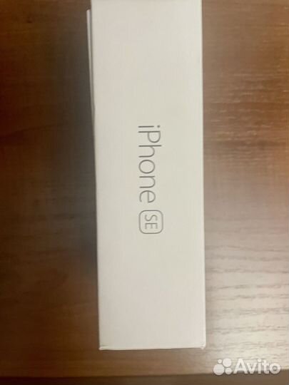 Коробка от iPhone se