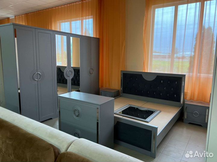 Спальный гарнитур новый