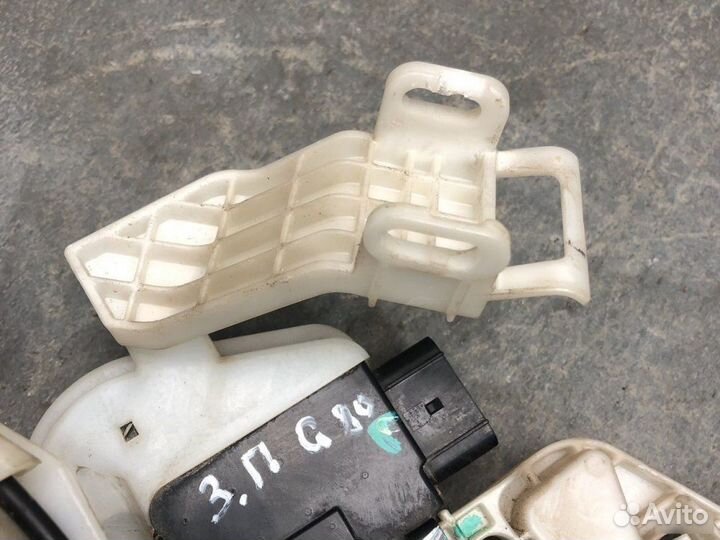 Замок двери задний правый Hyundai Genesis G80 2014