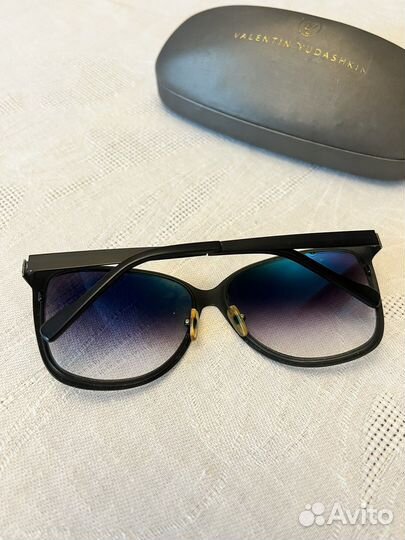 Очки солнцезащитные