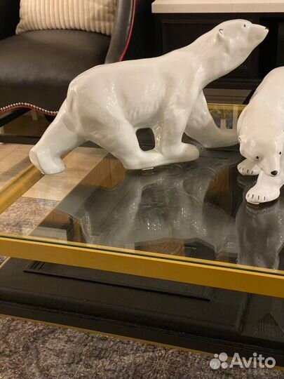 Большие керамические белые медведи