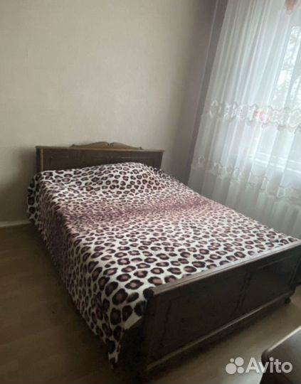 Кровать от румынского мебельного гарнитура