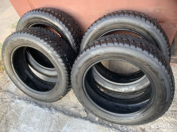 Kumho I'Zen RV Stud KC16 215/60 R17 100T