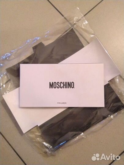 Подарочные коробки moschino