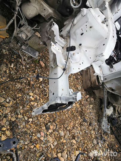 Левый порог стойка Hyundai Solaris 2015 год