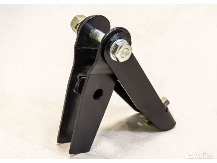 Кронштейн под тягу для Toyota Land Cruiser 80/105