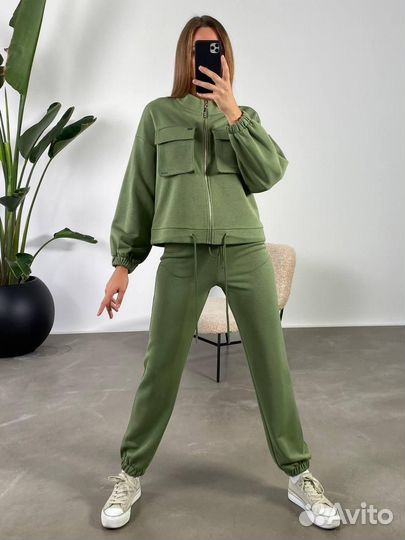 Спортивный костюм женский