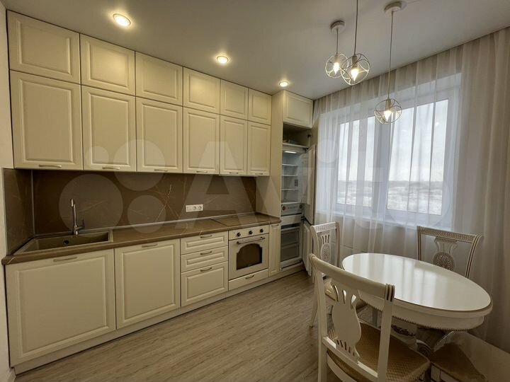 2-к. квартира, 54 м², 4/9 эт.