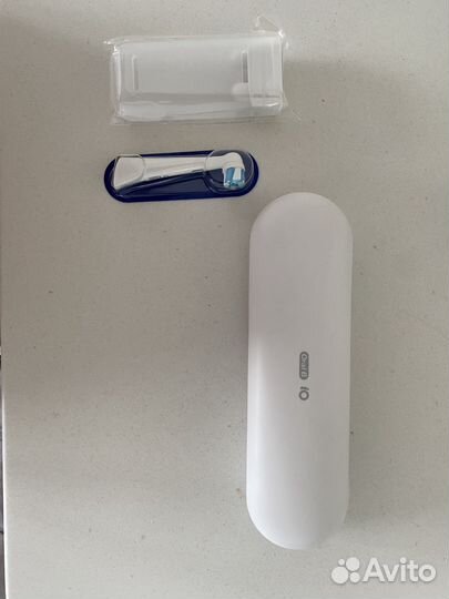 Электрическая зубная щетка Oral-B iO 7 White Alaba