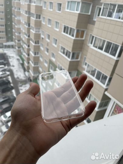 Чехол на iPhone 13