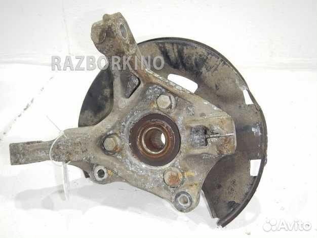 Кулак передний правый