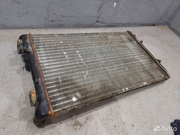 Радиатор основной для Skoda Fabia 1 2002 года