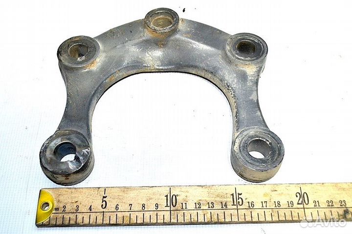 Кронштейн амортизатора ведущего моста, верхний пра
