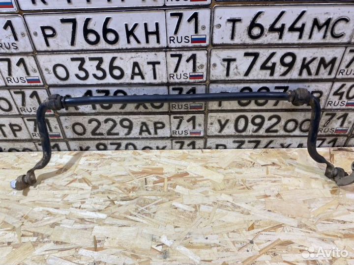 Передний стабилизатор Audi A4 седан ADR 1999