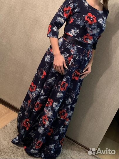 Нарядное женское платье