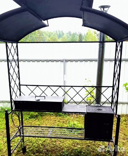 Мангал с крышей