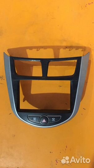 Рамка магнитофона на Hyundai Solaris