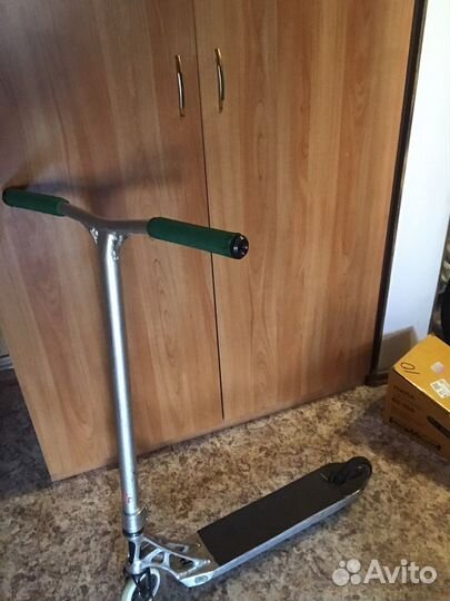 Трюковой самокат кастом парк