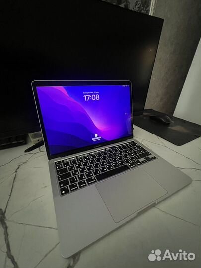 MacBook Pro 13 2020, 256 гб, M1, 8 ядер, 16 гб RAM