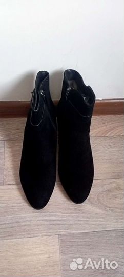 Зимние классические черные замшевые ботинки очень