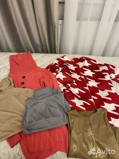 2 пакета женской одежды