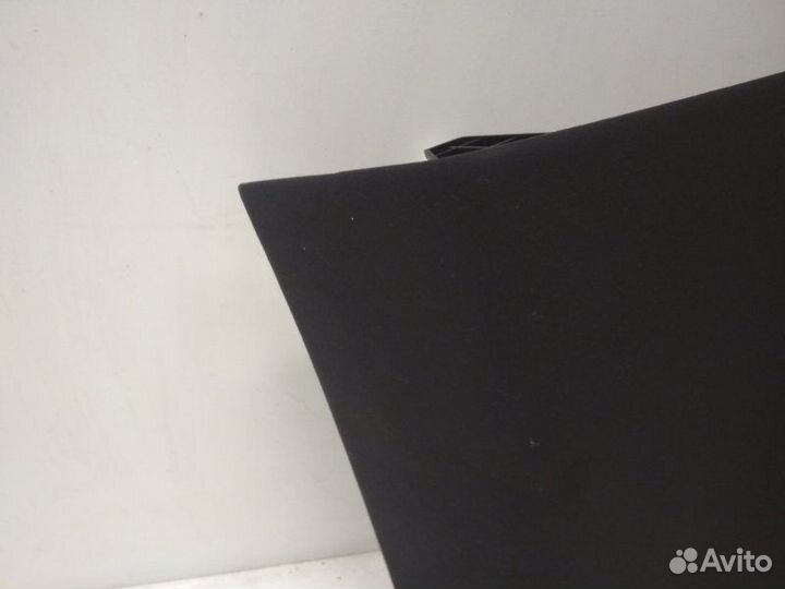 Обшивка багажника задняя правая Toyota Land