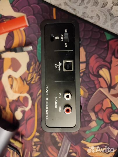 Звуковая карта behringer um2