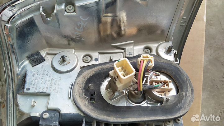 Фонарь задний на крыло Lexus LX570 2007-2011