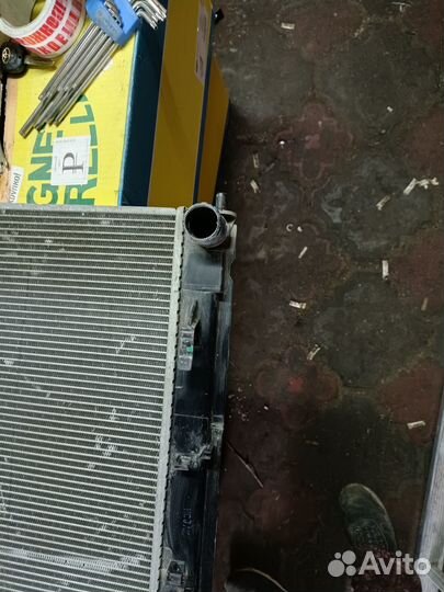 Радиатор охлаждения Kia Sportage 253102Y000