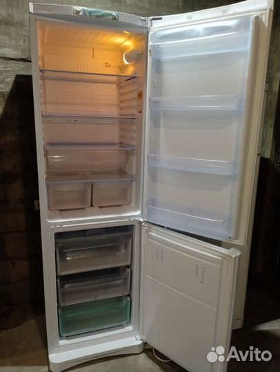 Холодильник бу индезит