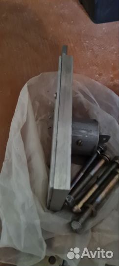 Замок гаражный накладной новый