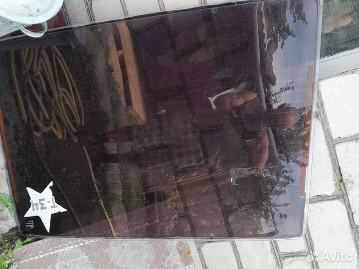 Стекло пятой двери азлк 2141