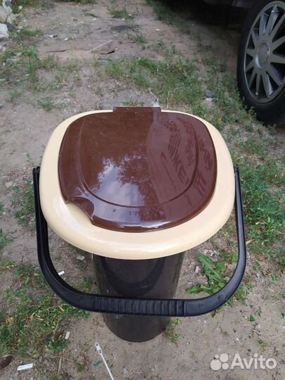 Ведро-туалет с крышкой