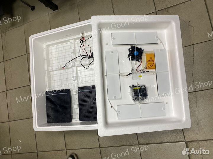 Инкубатор новый на 104 яйца