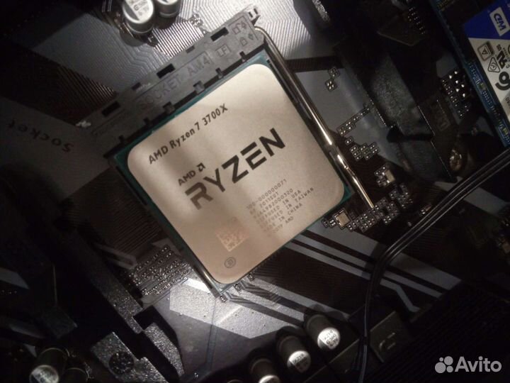 Процессор Ryzen 3700x + Кулер Wraith Prism