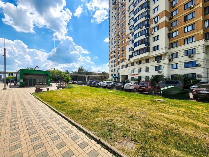 3-к. квартира, 93 м², 14/25 эт.