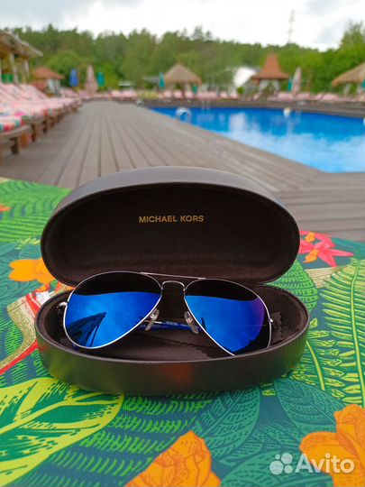 Солнцезащитные очки женские Michael Kors