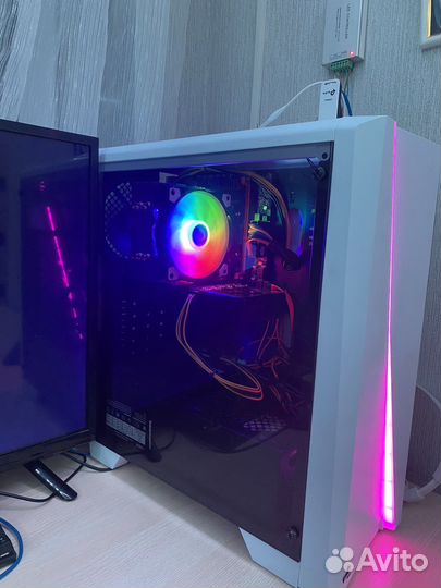 Игровой компьютер с клавиатурой/обмен