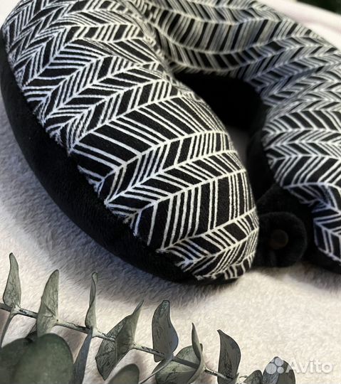 Подушка дорожная под голову для путешествий