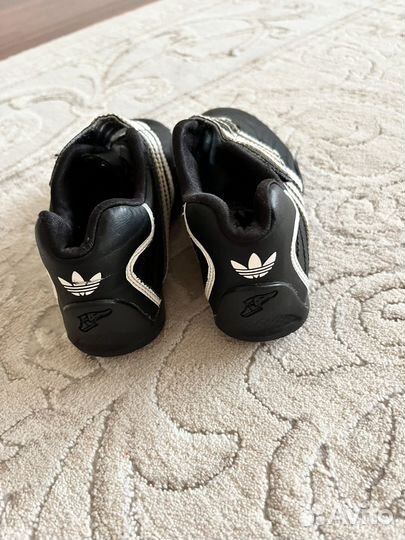 Кроссовки adidas