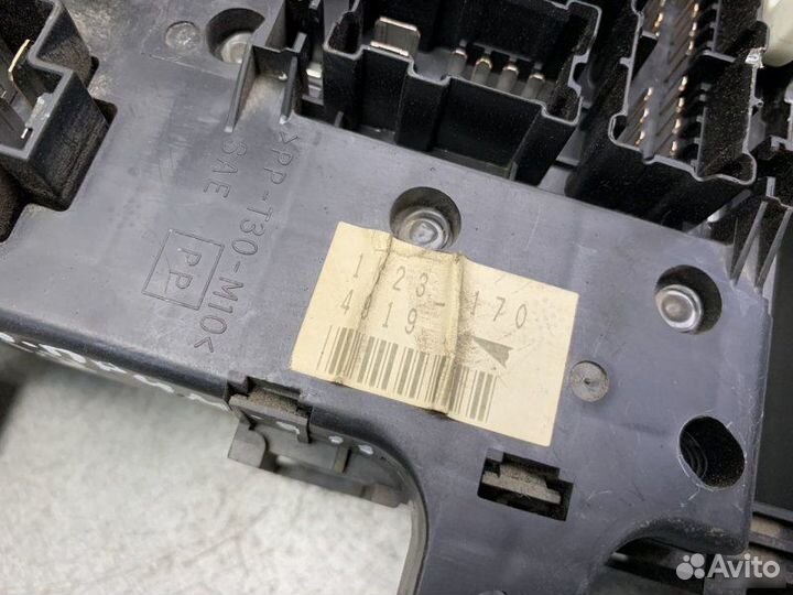 Блок предохранителей салонный Nissan Primera P11