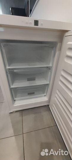 Продается морозильная камера liebherr