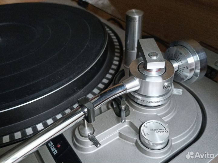 Проигрыватель винила 