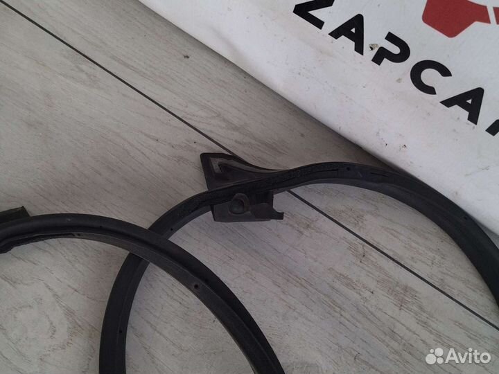 Toyota Land cruiser 200 уплотнитель двери