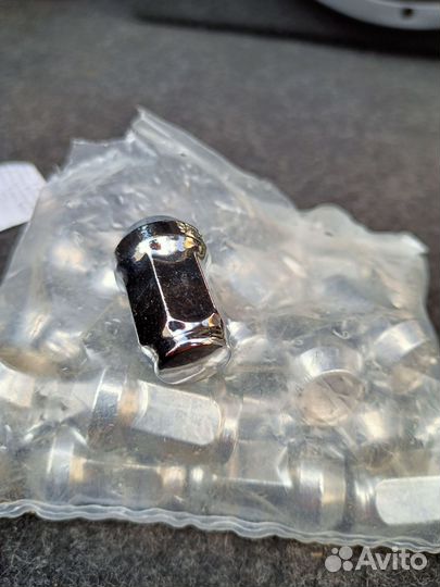 Новые колесные гайки M12x1,25 nissan и другие