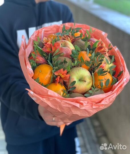 Фруктовые букеты и корзины ко дню учителя