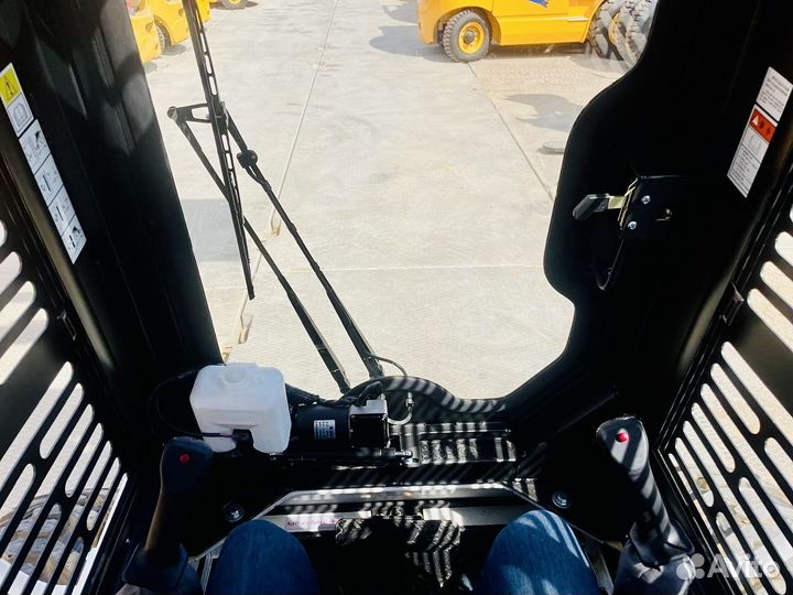 Мини-погрузчик Wecan WT830, 2024